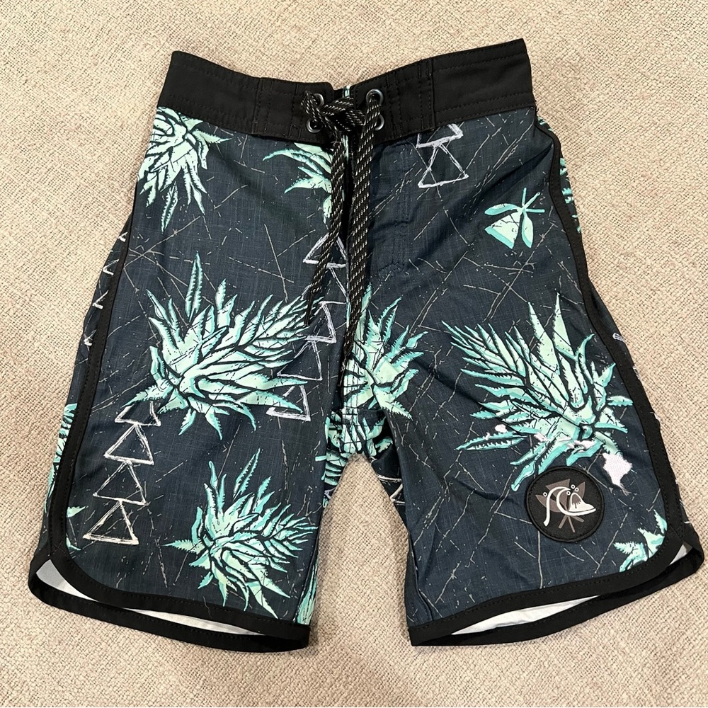 Quiksilver Boys Surf Silk Hawaii Scallop Board Shorts